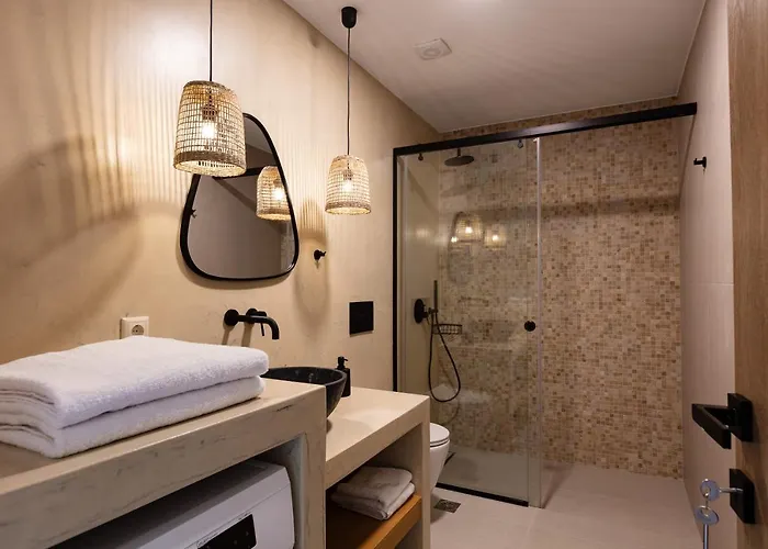 Apartment Isla Luxury - Private Hot Tub - 100m From Rethymno