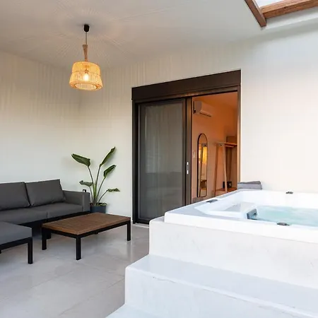 Isla Luxury - Private Hot Tub - 100m From * Réthimno
