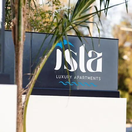 Isla Luxury - Private Hot Tub - 100m From 罗希姆诺